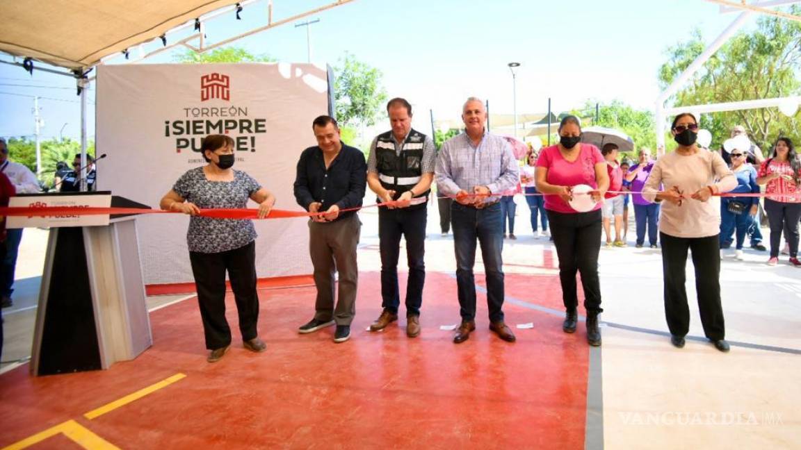 Alcalde entrega plaza de usos múltiples en colonia Rincón los Nogales