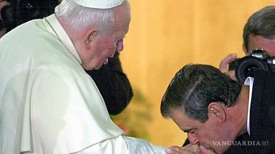$!Polémico encuentro entre el expresidente Vicente Fox y el Papa Juan Pablo II.