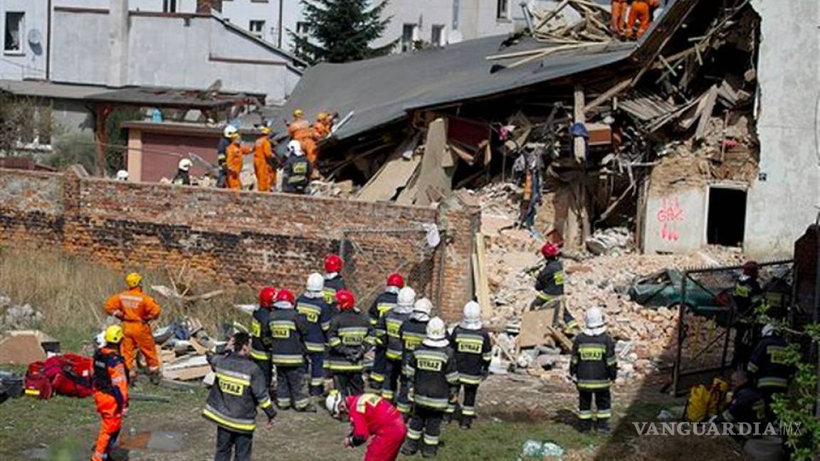 Derrumbe de viejo edificio deja seis muertos y cuatro heridos en Polonia