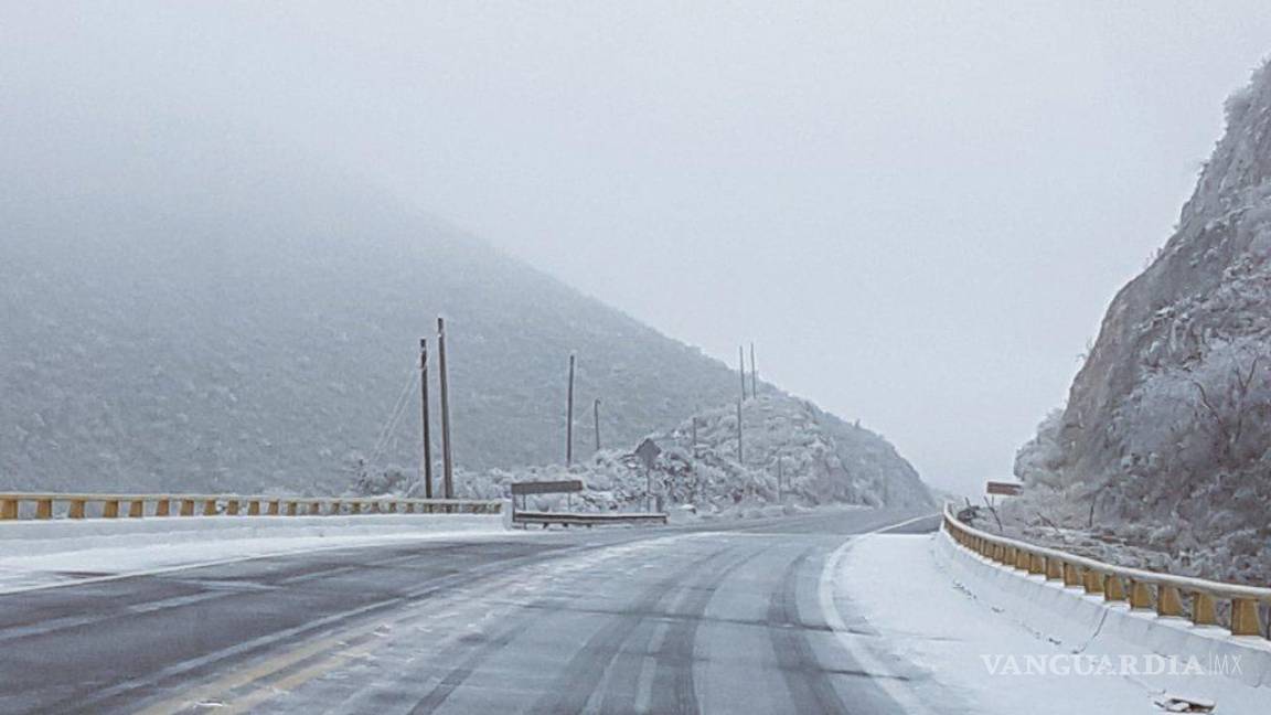 Tramo de carretera Saltillo-Monclova se mantuvo cerrada por asfalto congelado en ‘La Muralla’