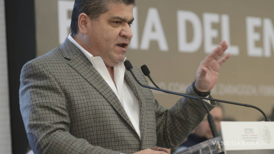 Llega Gobernador Miguel Riquelme a acuerdos de seguridad con SEDENA