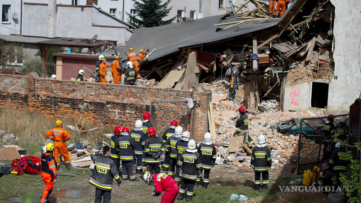 Se desploma viejo edificio en Polonia; hay cinco muertos