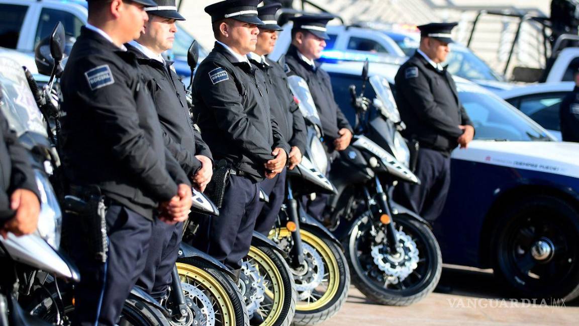 $!Diez de los 30 vehículos entregados serán destinados al Grupo de Reacción Laguna que tiene presencia en los municipios de San Pedro, Francisco I., Madero, Viesca y Matamoros, destacó el presidente municipal, Cepeda González.