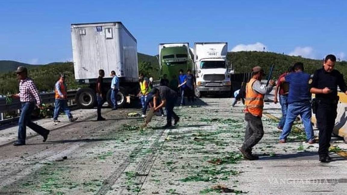 Accidente colapsa autopista Monterrey-Nuevo Laredo