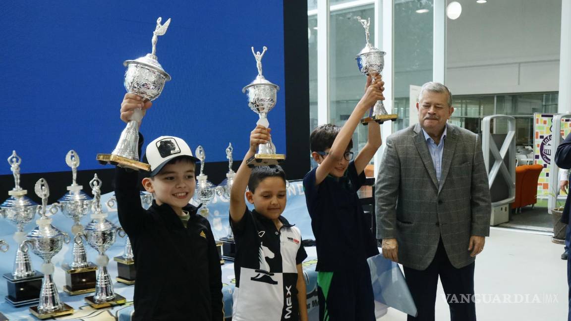 $!Hubo ganadores de todas las edades en la competencia que se llevó a cabo desde la Infoteca del Campus Arteaga de la Universidad Autónoma de Coahuila.