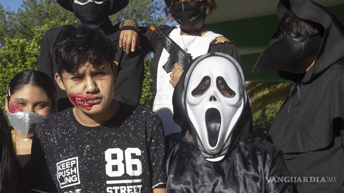 Guanajuato: Fomenta la Iglesia de León caravanas por la vida en pleno Día de Muertos y critica disfraces de Halloween