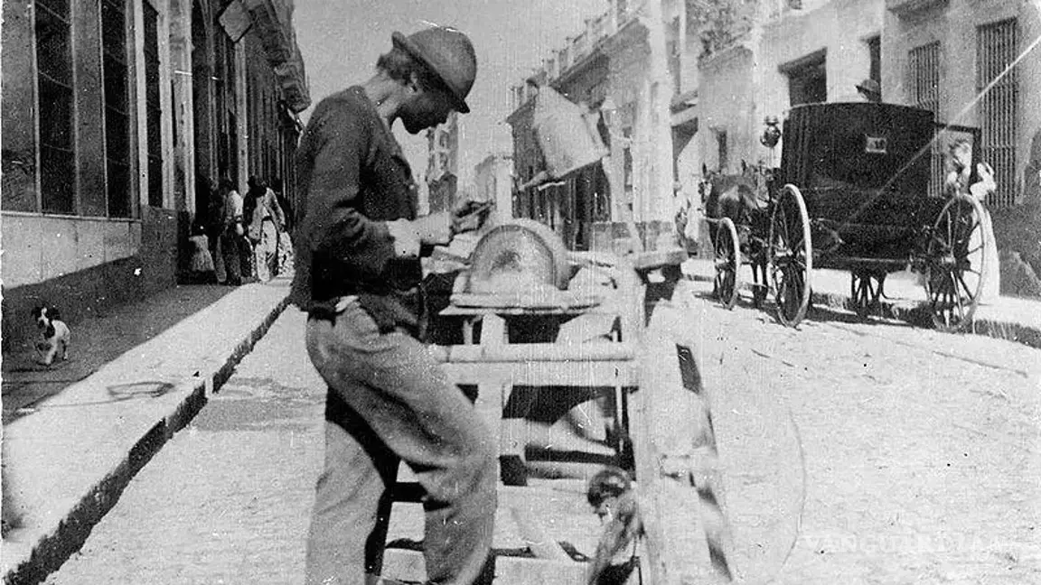 Postales de nuestra identidad urbana. Parte IV: Los afiladores y los demás