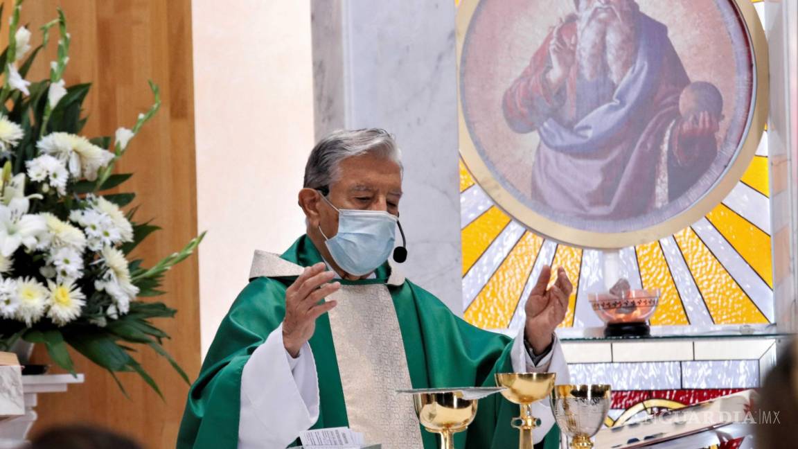 Celebra 70 aniversario padre Humberto González: dedicó 40 años a embellecer la Catedral