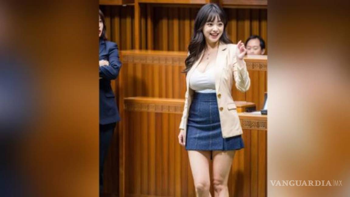 $!Sexy ministra de Japón alborota las redes, pero no es real (fotos)