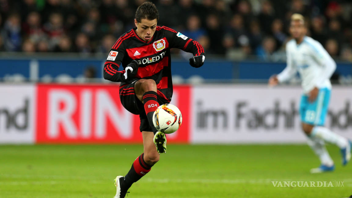 A Chicharito le falta consolidarse en un equipo grande: Borgetti