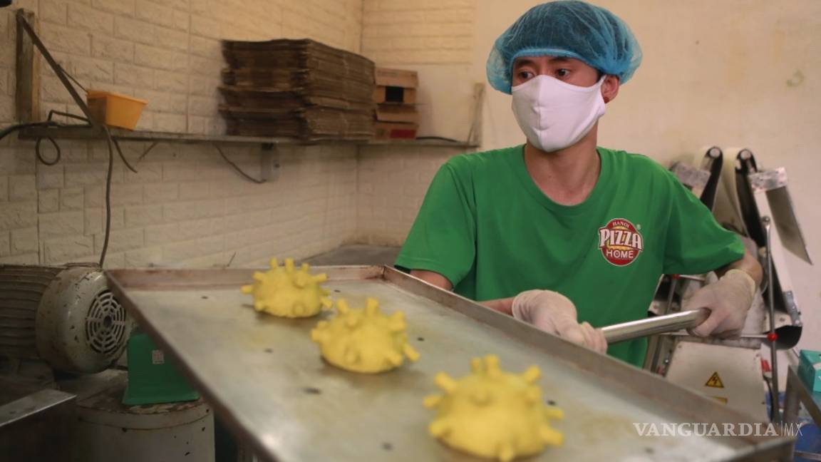 $!Coronavirus: Crean en Vietnam la “Corona burger” con forma del COVID-19 para combatir el miedo a la epidemia