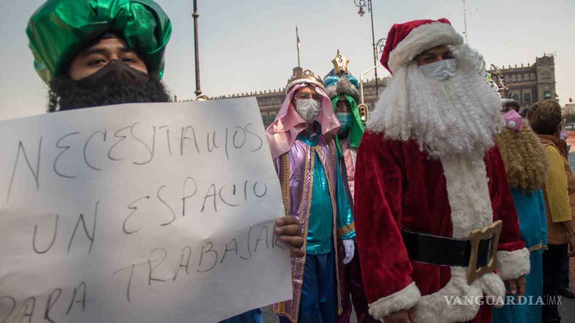 Protestan ‘Santa Claus’ y ‘Reyes Magos’ por trabajo