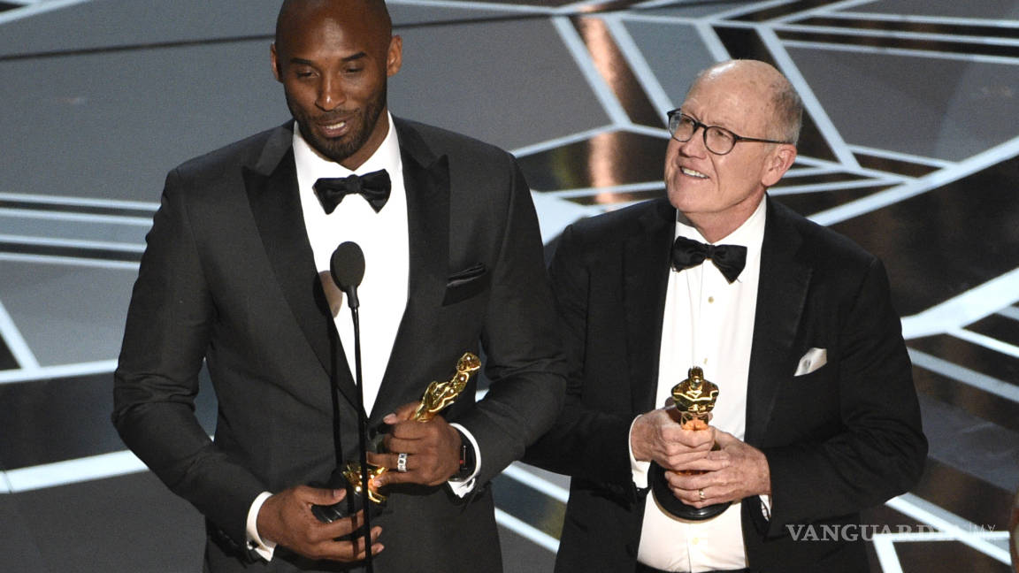 ¿Cinco anillos de la NBA? ¡No! ¡Kobe Bryant gana un Oscar!