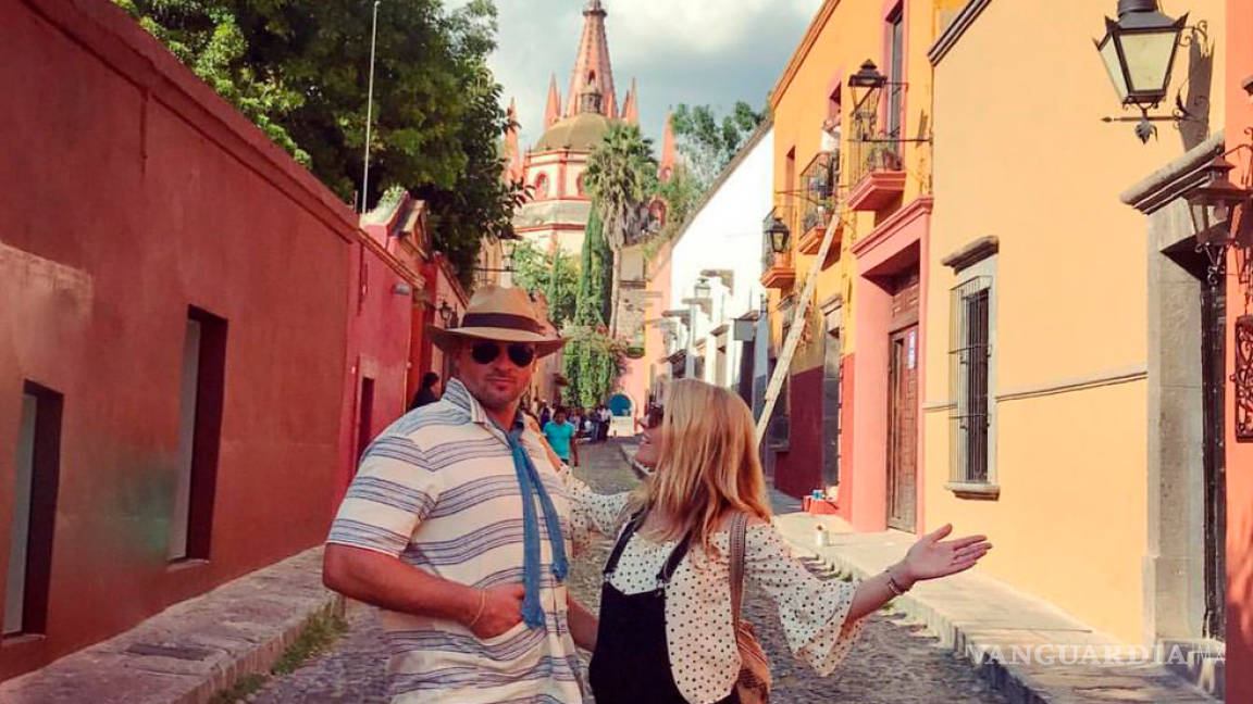 Tom Welling se pasea en San Miguel de Allende con su esposa