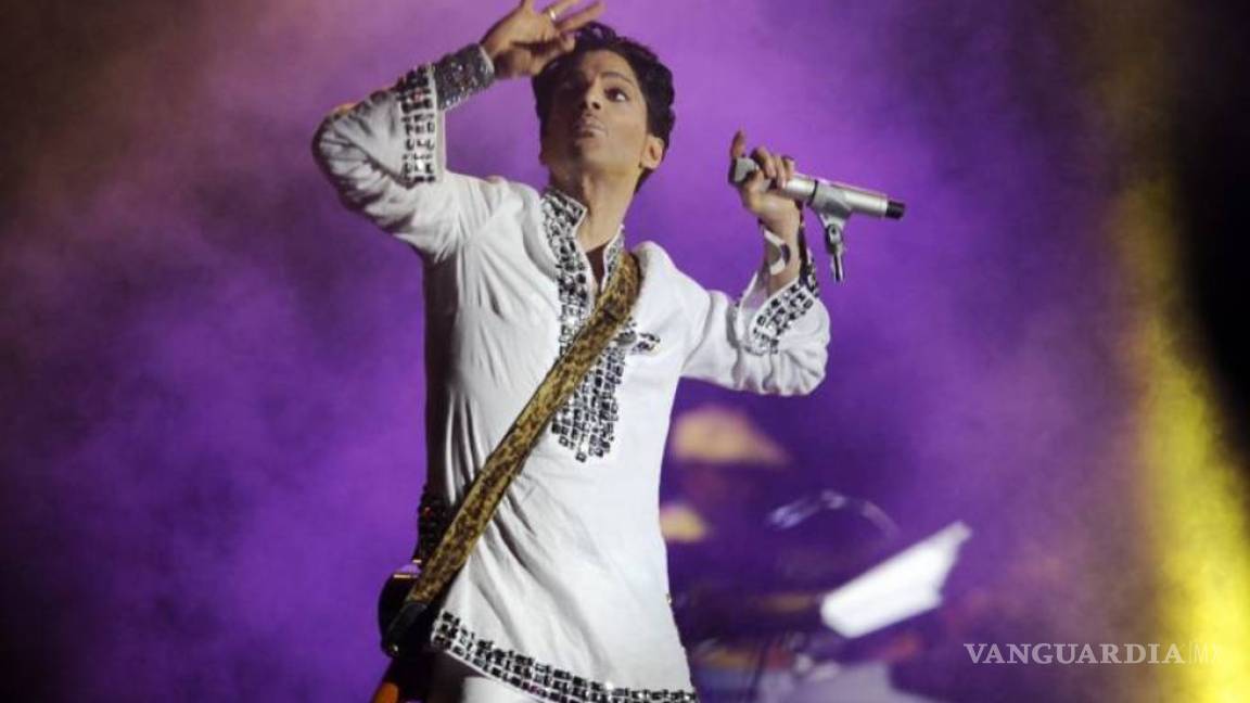 Rinden homenaje a Prince en Coachella