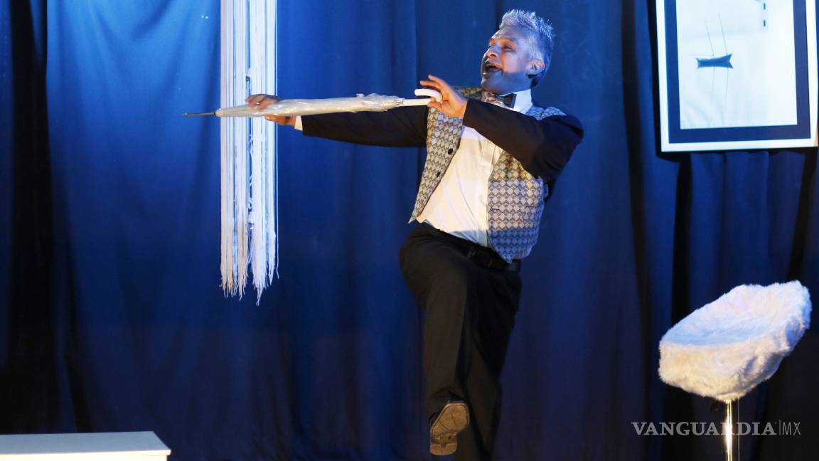 $!Muestran en teatro las tendencias de la vida contemporánea