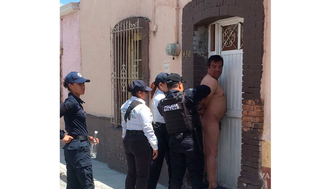 Reportan a hombre desnudo en Zona Centro