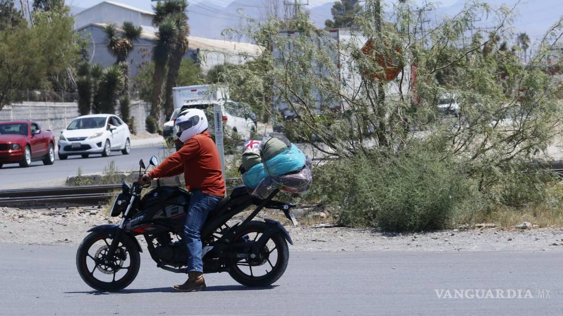 $!Un gran riesgo tanto para transeúntes como automovilistas representa estre cruce.