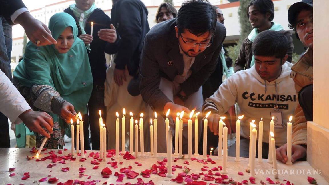$!Pakistán conmemora primer aniversario de masacre en escuela Peshawar