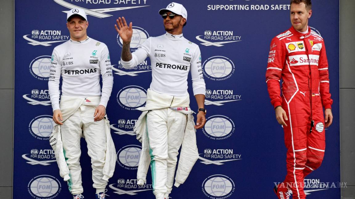 Lewis Hamilton gana la pole para el GP de Australia