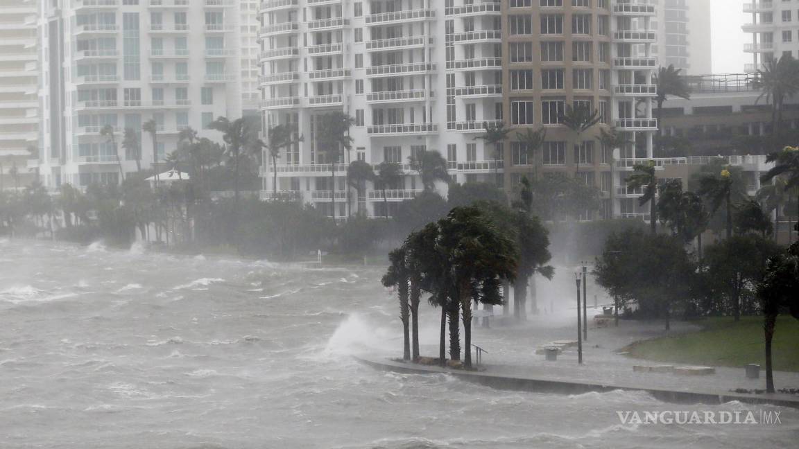 Huracán Idalia toca tierra en Florida como categoría 3; tiene vientos de 200 kilómetros por hora y ya causa inundaciones (videos)