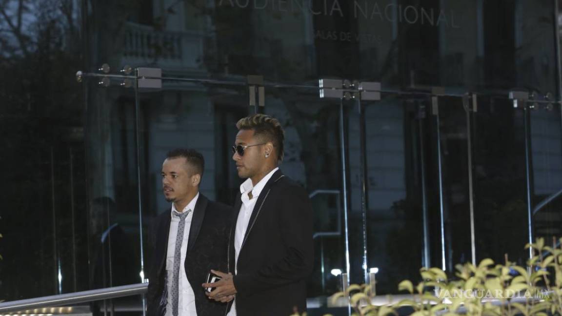 Justicia española y brasileña amplían su cerco a Neymar