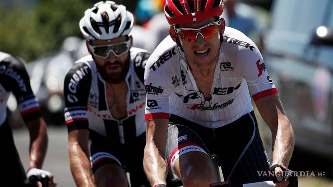 $!A pesar del susto, Froome mantiene el maillot amarillo
