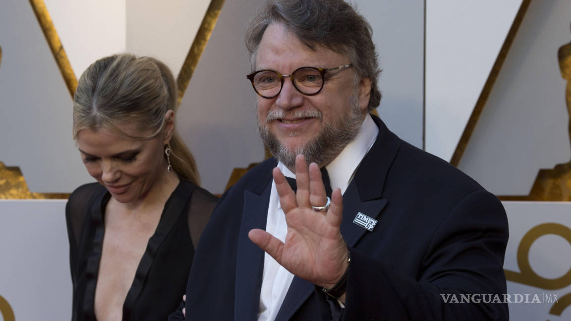 Guillermo del Toro, gana el Oscar como Mejor Director por 'La Forma del Agua'; lo dedica a México