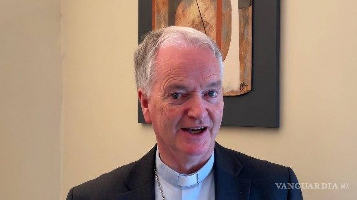 $!Mons. Paul Tighe, secretario del Dicasterio para la Cultura y la Educación habla a los medios vaticanos sobre el documento “Antiqua et nova”.
