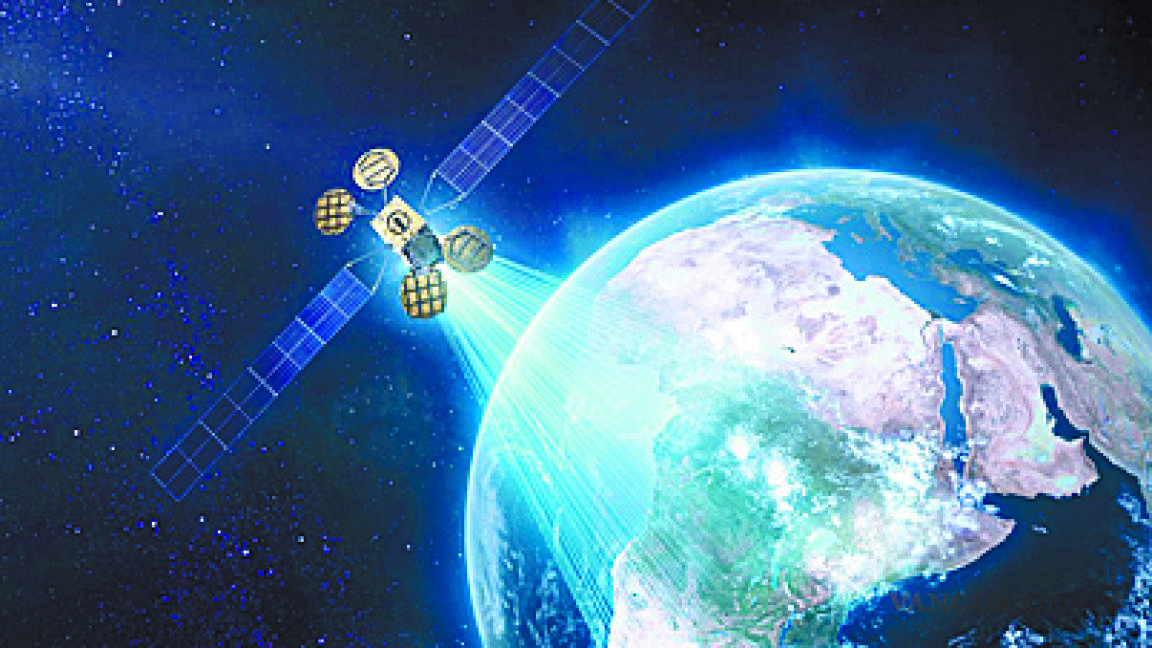 Lanzará Facebook satélite para dar Internet en África
