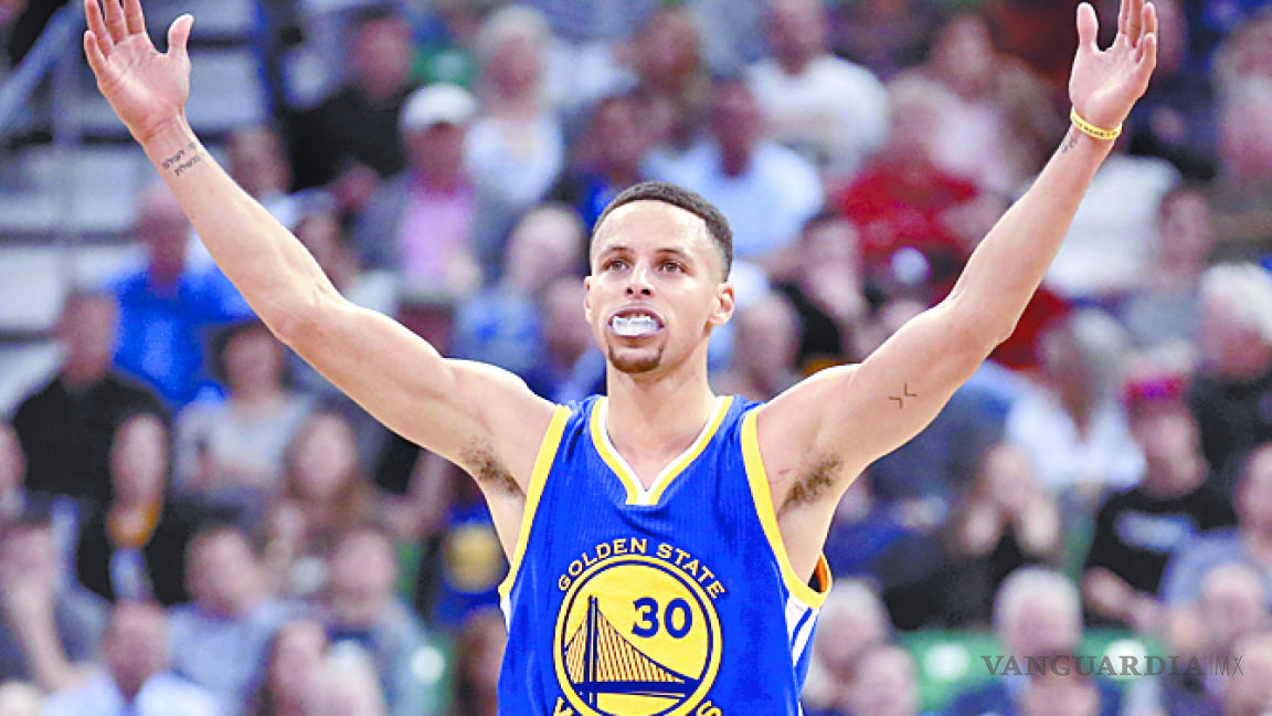 Curry y Warriors sufren por el récord