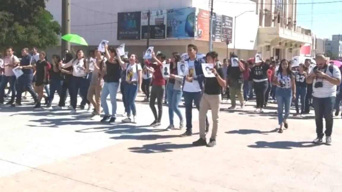 Universitarios de Torreón reviven el movimiento de 1968