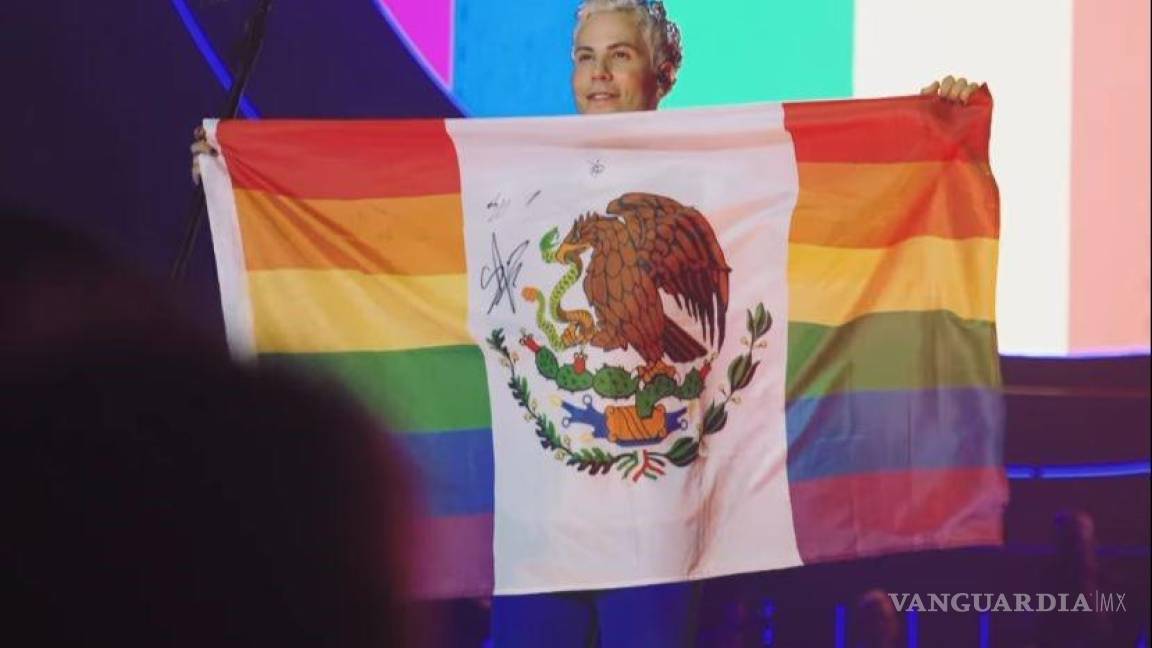 De RBD a Justin Bieber: famosos que han polemizado por el uso de la bandera mexicana