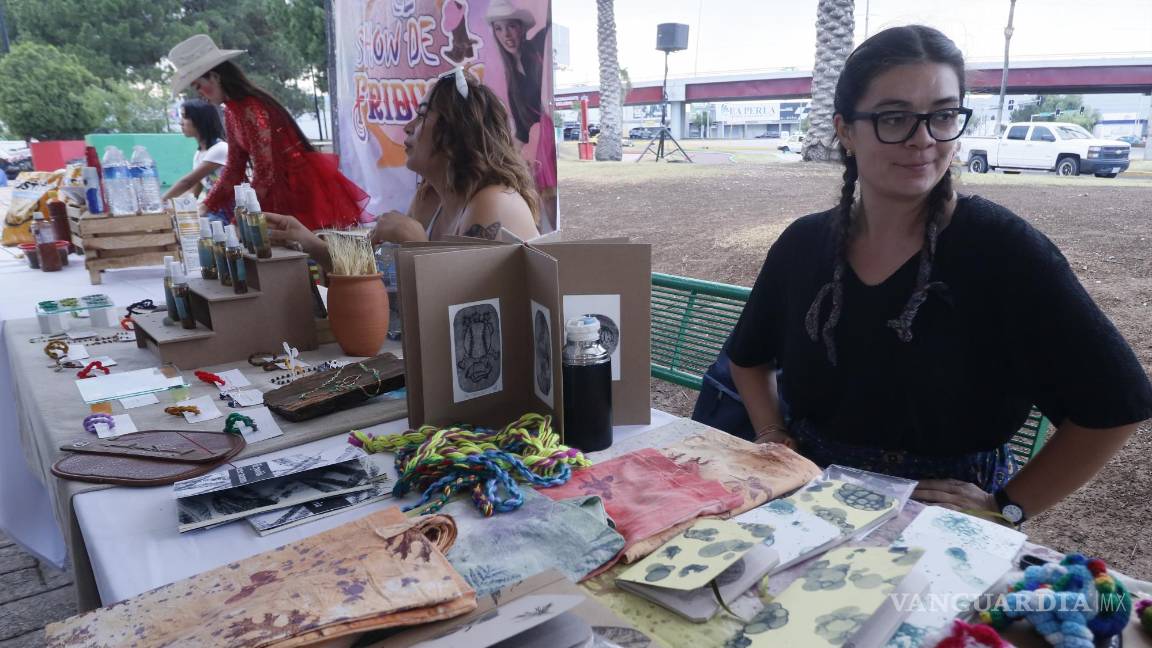 $!Los jóvenes emprendedores presentaron sus productos.