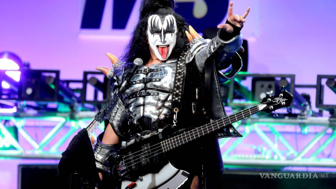 Gene Simmons, afirma que KISS es más importante que el Papa