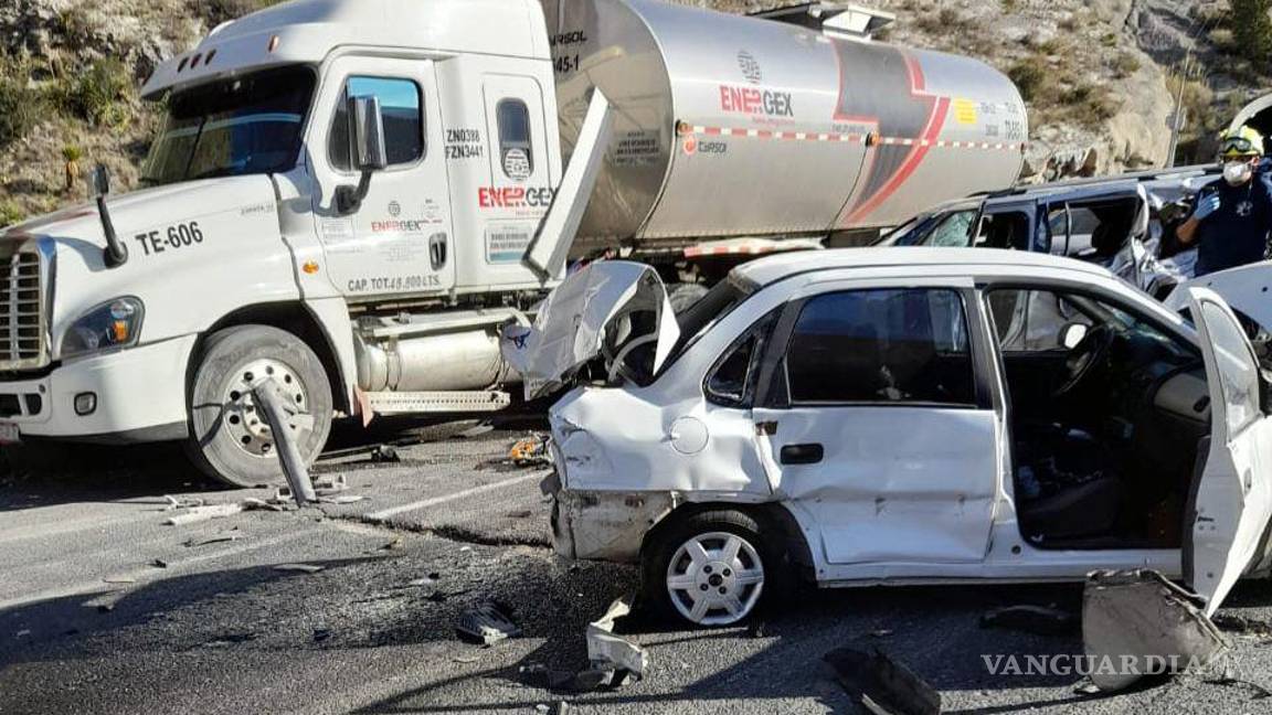 $!Cinco muertos y 16 heridos deja accidente en Los Chorros; tráiler se quedó sin frenos y arrolló vehículos