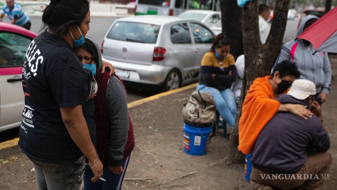 $!El peregrinaje para encontrar un hospital para personas con COVID-19 en México (fotos)