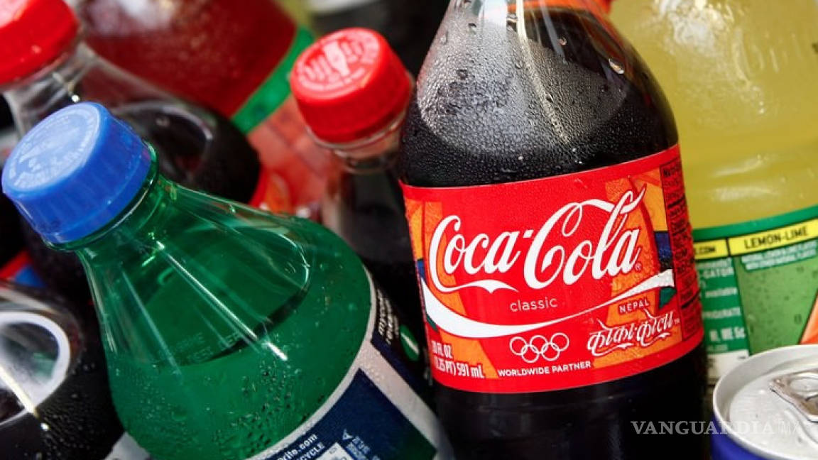 Impuesto a bebidas azucaradas logró disminuir 12% el consumo: estudio
