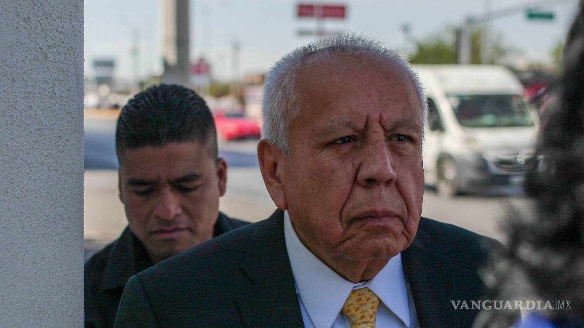 $!Francisco Garduño, comisionado del INM, arribó a la audiencia en el PJF, por la muerte de 40 migrantes en el incendio ocurrido el 27 de marzo.