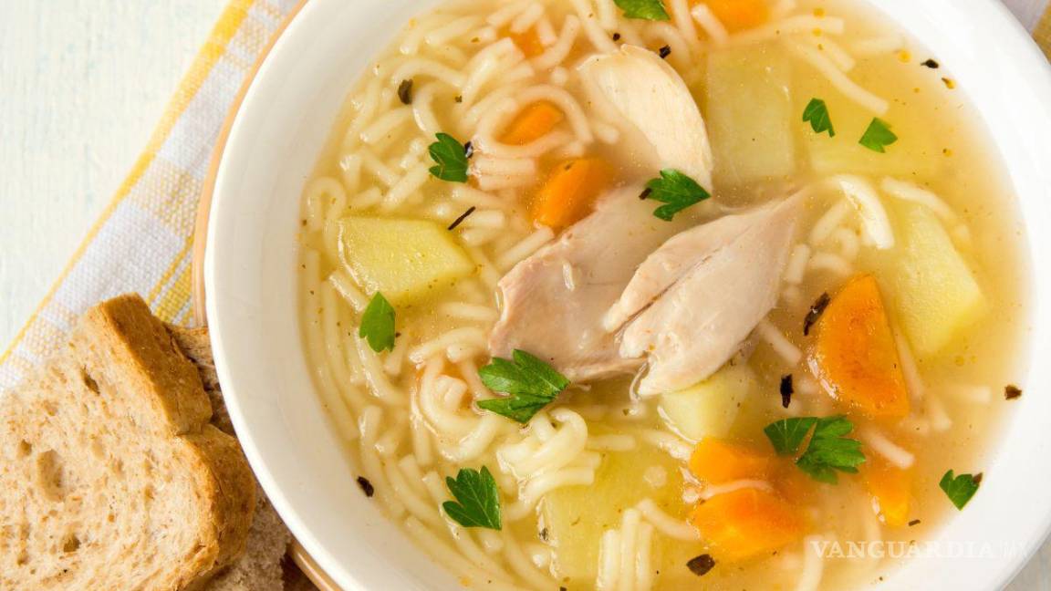 $!Receta 1: Sopa de pollo con verduras.