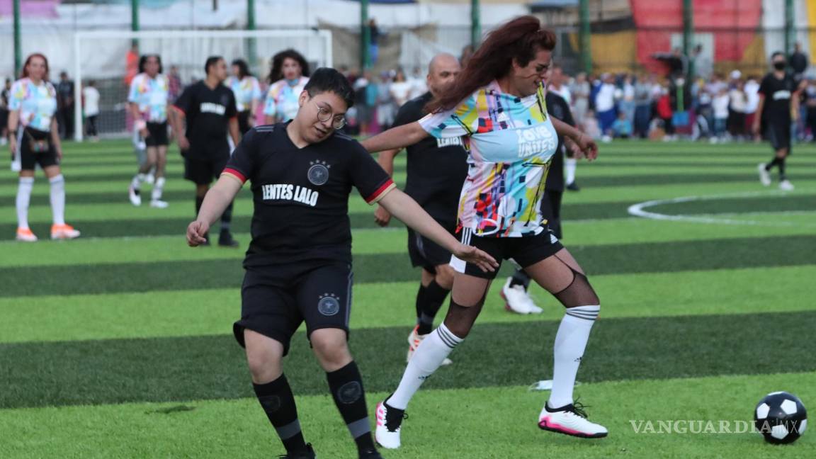 Las Gardenias, un equipo de fútbol de mujeres transexuales en el corazón de CDMX