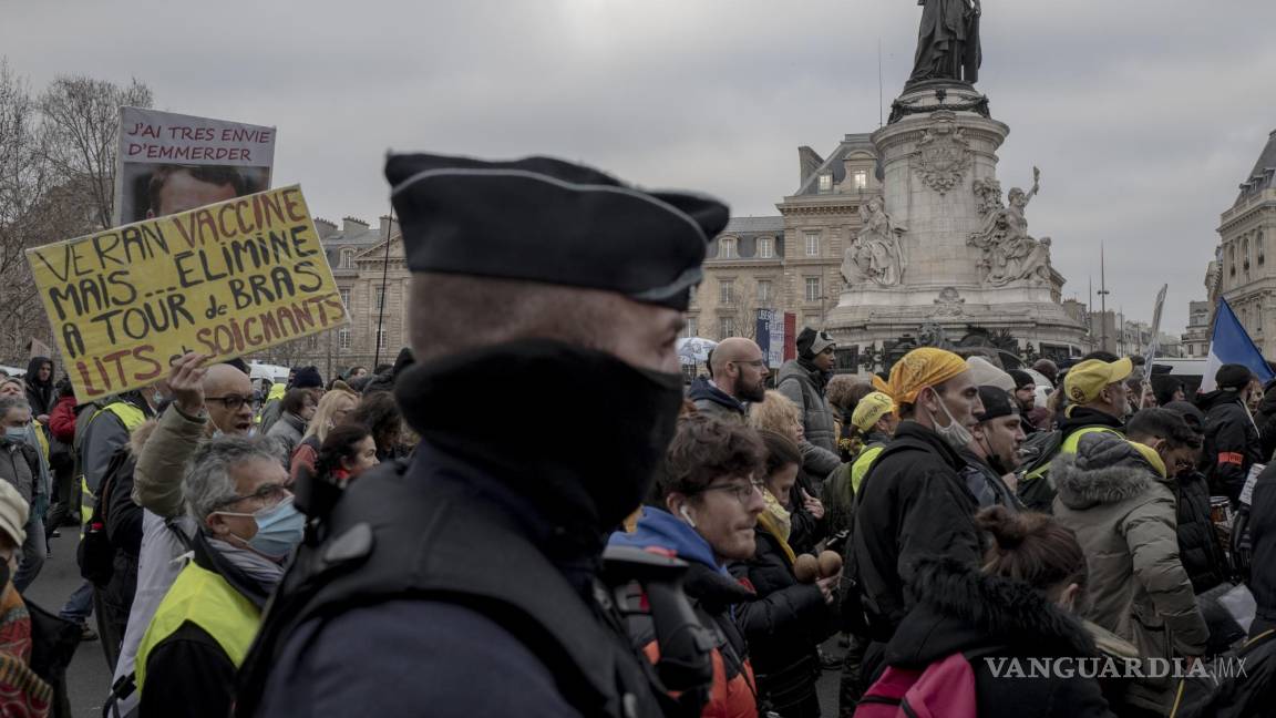 Dejará de ser obligatorio el uso de cubrebocas al aire libre en París a partir del martes