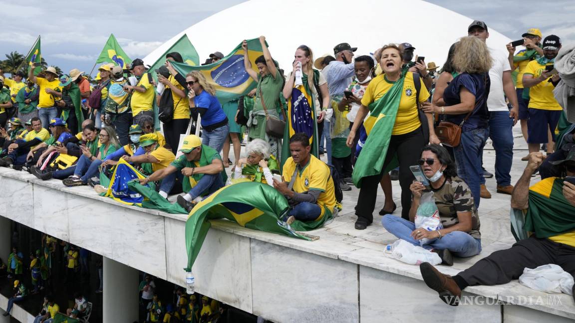 Acusan a bolsonaristas por asalto a la sede del Gobierno de Brasil