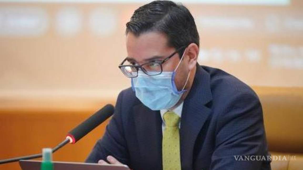 Denuncian al director de Finanzas del IMSS: tiene hasta chef personal, dicen