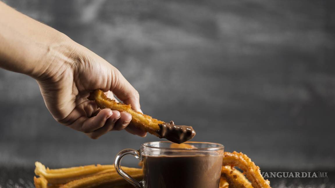 $!Imagen ilustrativa de churros caseros con chocolate.