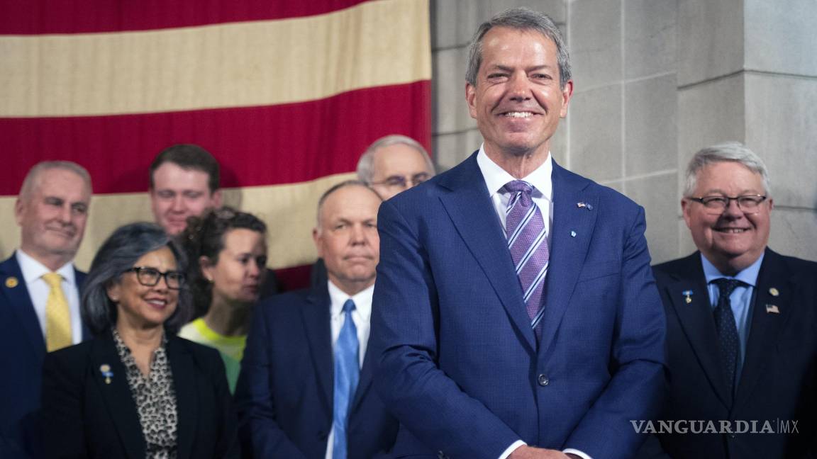 Gobernador de Nebraska firma nueva ley que limita abortos