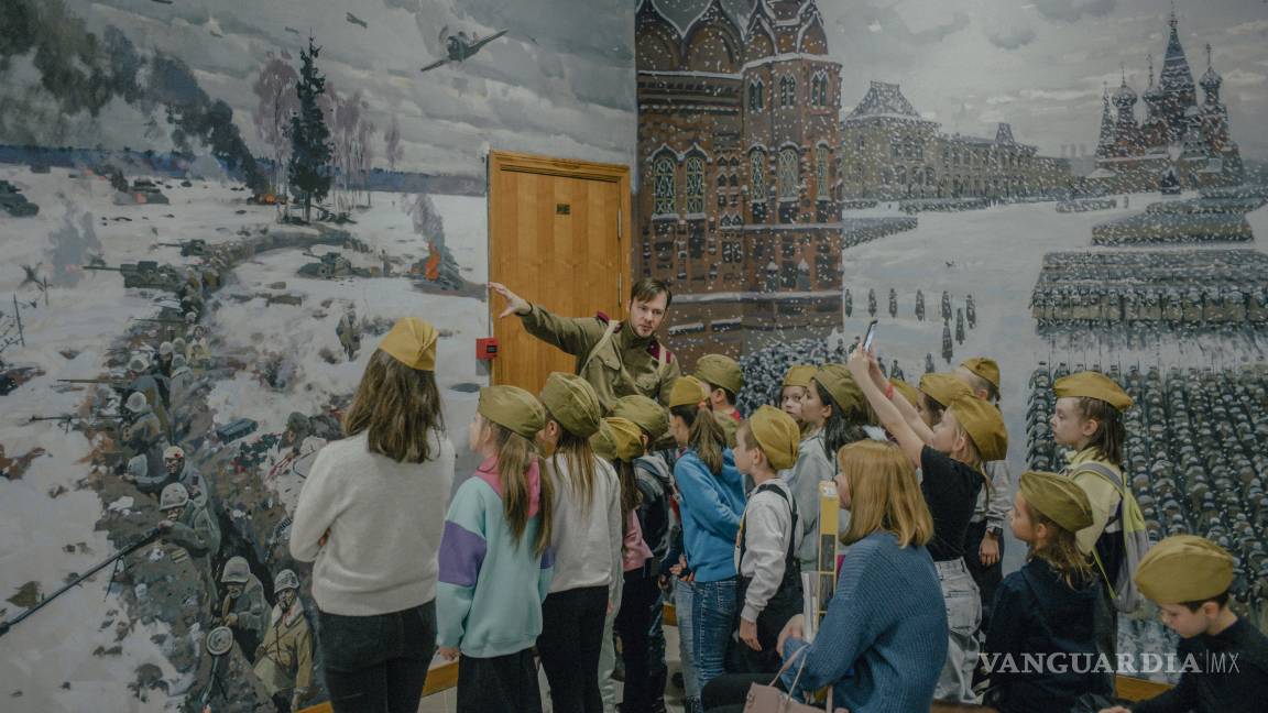 Una guerra secreta se libra en Rusia: contra la propaganda en las escuelas