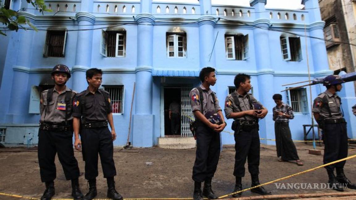 Turba quema mezquita en Mianmar; es el 2do ataque similar