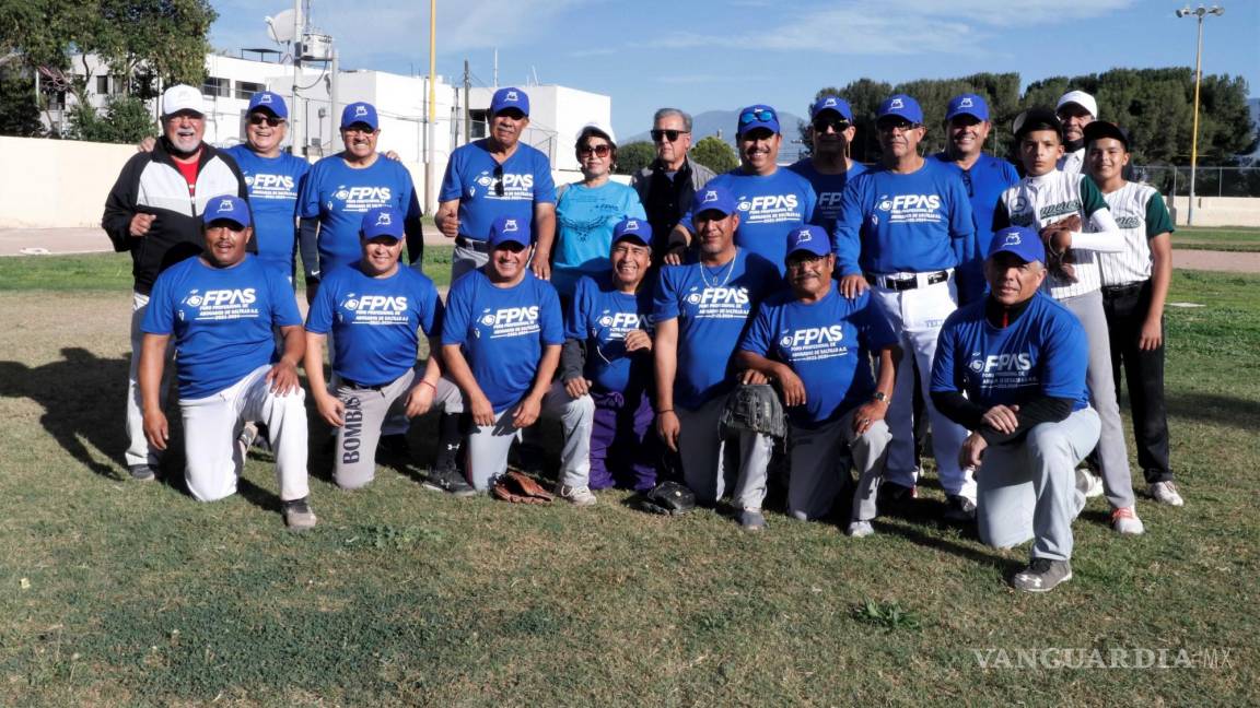 Facultad de Jurisprudencia celebra amistoso de softbol