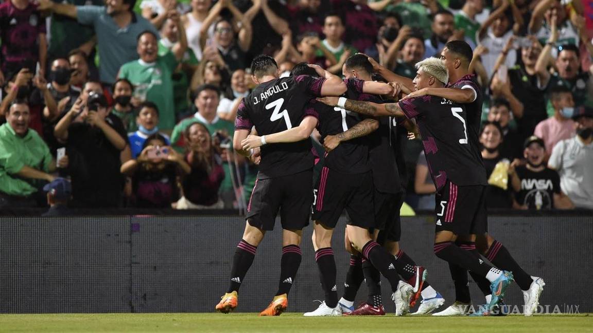 México vence con facilidad a Surinam